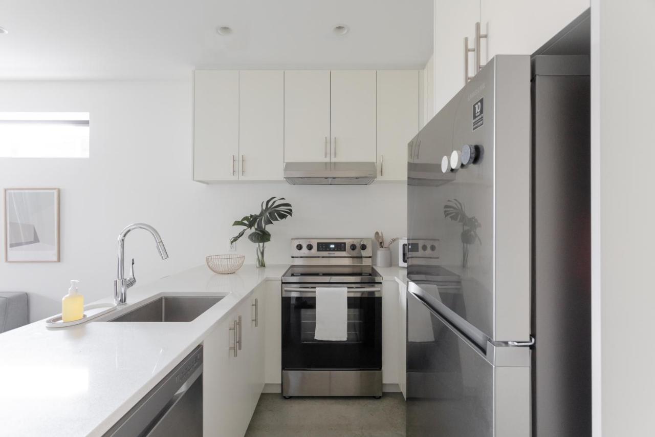 Welcome To Kinn Apartment - Lovely One Bedroom Ванкувър Екстериор снимка