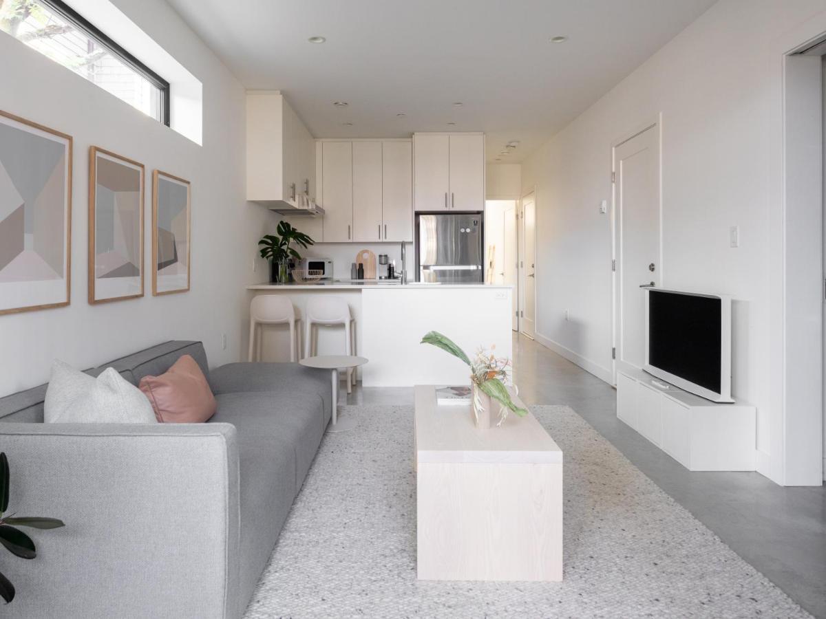 Welcome To Kinn Apartment - Lovely One Bedroom Ванкувър Екстериор снимка